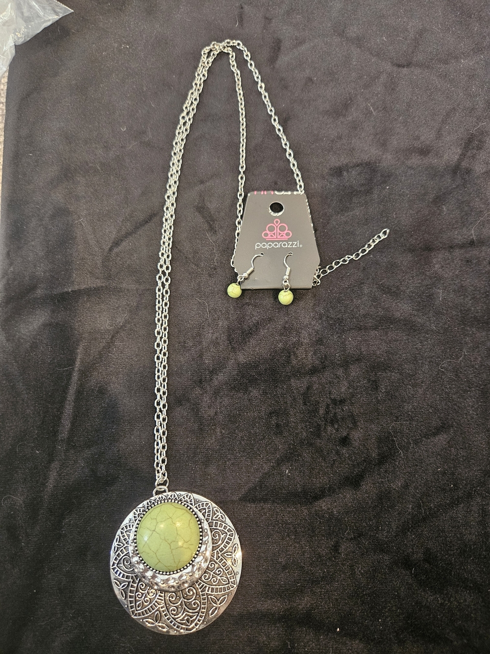 Paparazzi Silver-Tone Filigree Pendant Necklace with Green Stone